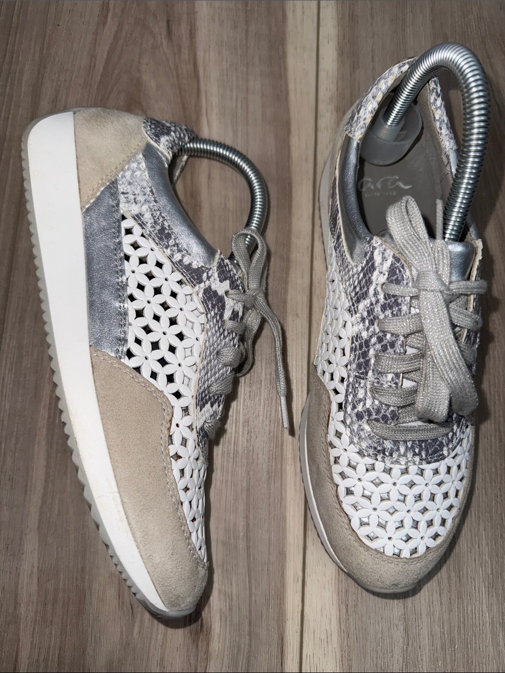 Ara leather perforated top white silver sneakers women’s size 8